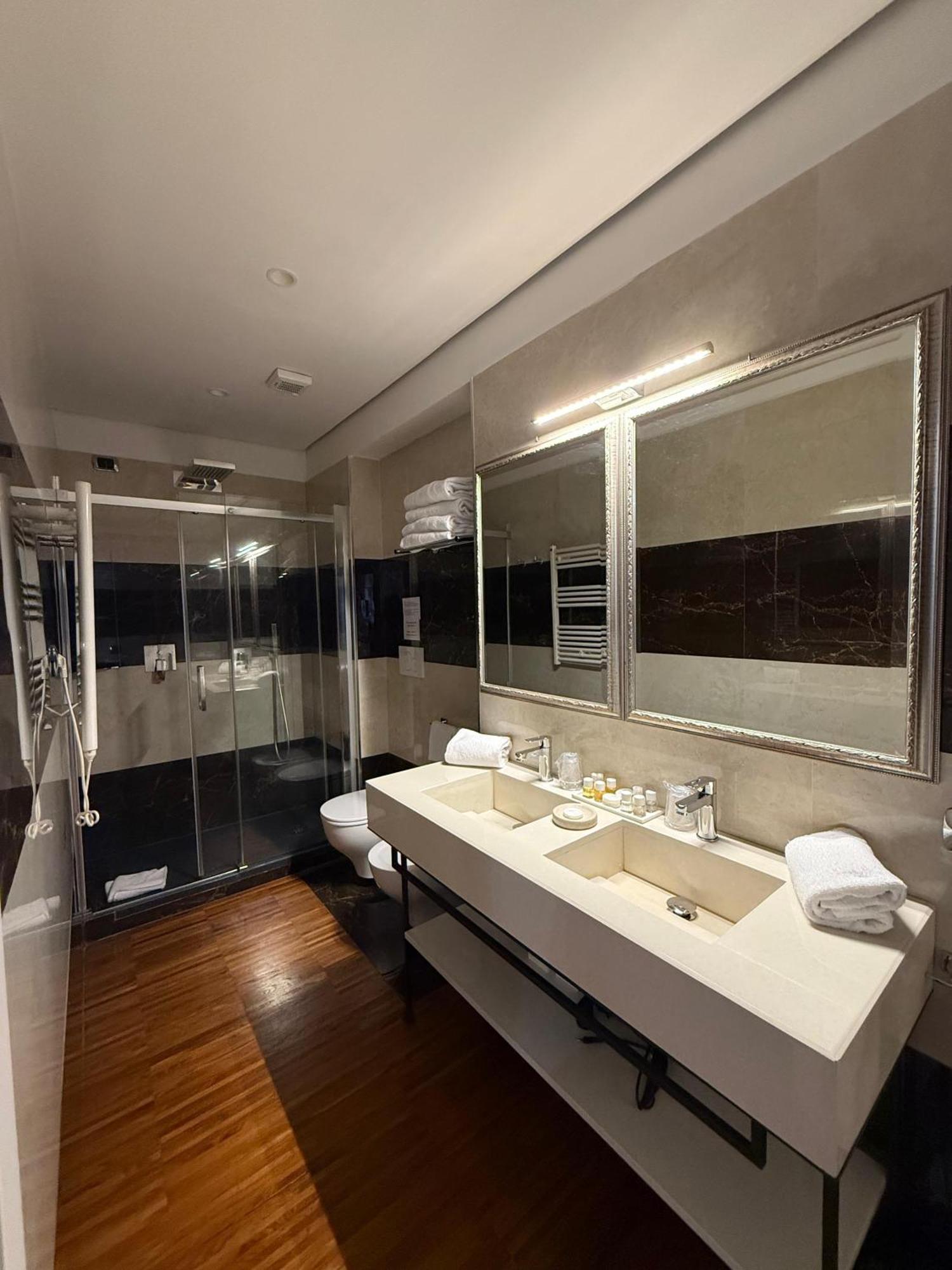 I Tre Moschettieri - D'Artagnan Bed & Breakfast โรม ภายนอก รูปภาพ